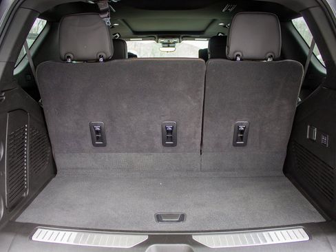 Used 2025 GMC Yukon Denali Ultimate image 24