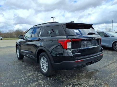 Used 2026 Ford Explorer Active AWD/4WD image 8