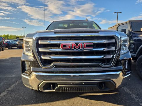 Used 2020 GMC Sierra 1500 SLE w/ Remote Start Package AWD/4WD image 2