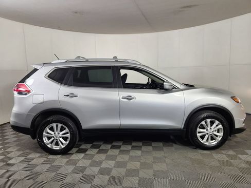 Used 2016 Nissan Rogue SV w/ SV Premium Package AWD/4WD image 8