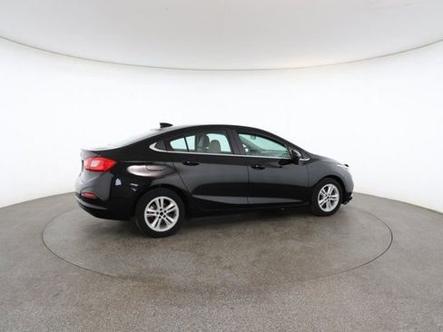 Used 2016 Chevrolet Cruze LT image 20