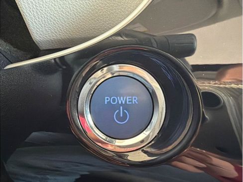 Used 2016 Toyota Prius Three FWD image 19