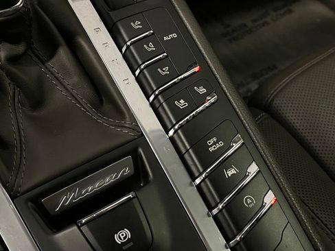 Used 2017 Porsche Macan S image 15