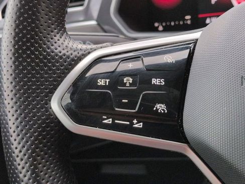 Used 2022 Volkswagen Tiguan SE R-Line AWD/4WD image 15