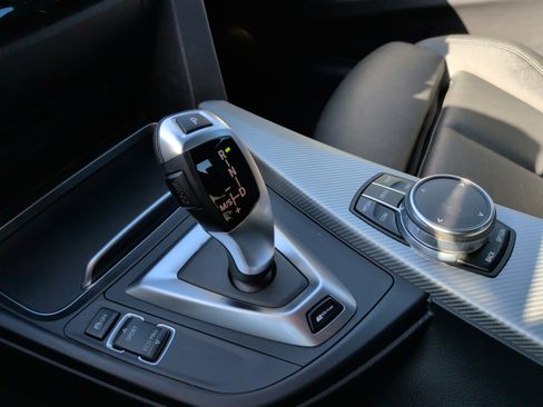 Used 2018 BMW 330e w/ M Sport Package image 20