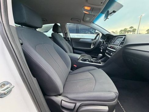 Used 2019 Hyundai Sonata SE w/ Winter Weather Package FWD image 14