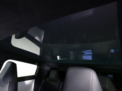 Used 2024 Tesla Cybertruck AWD Crew Cab image 27