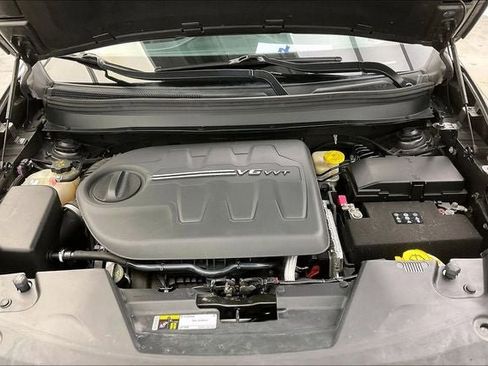 Used 2015 Jeep Cherokee Latitude w/ Cold Weather Group image 28