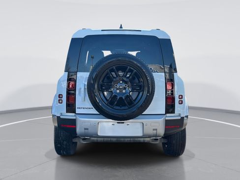 Used 2025 Land Rover Defender 110 S image 6
