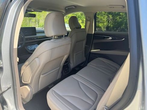 Used 2022 Lincoln Nautilus AWD w/ Premium Package image 12