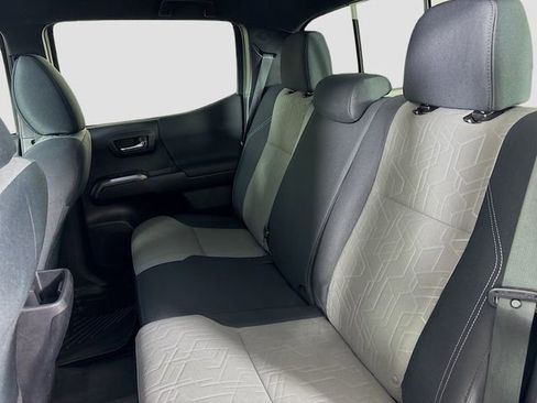 Used 2022 Toyota Tacoma TRD Off-Road image 23