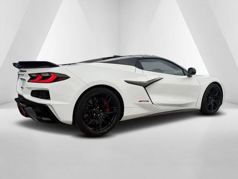 Used 2023 Chevrolet Corvette Z06 w/ Stealth Interior Trim Package image 7