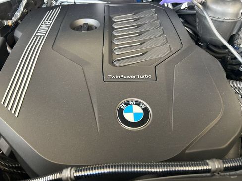 Used 2022 BMW X5 xDrive40i w/ M Sport Package AWD/4WD image 13