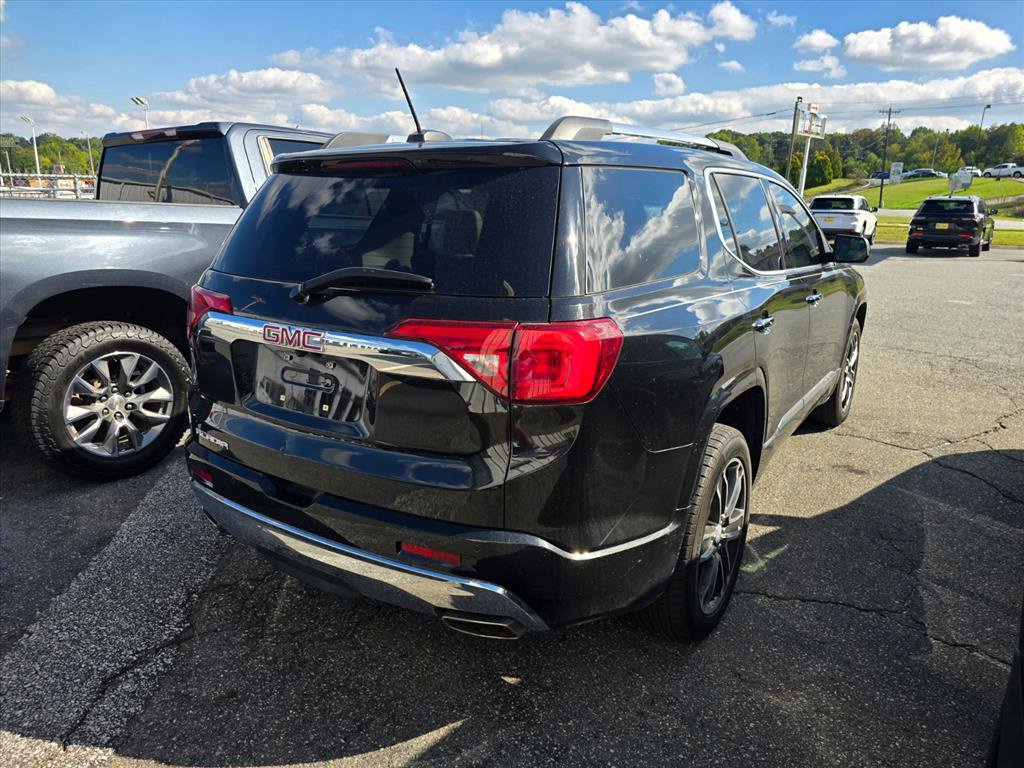 Used 2019 GMC Acadia Denali w/ Technology Package FWD image 11