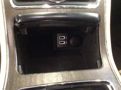 Used 2018 Lincoln Continental Select FWD image 19