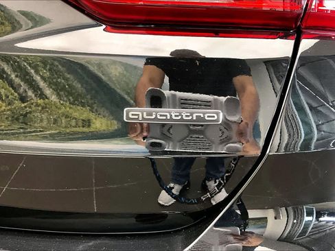 Certified 2025 Audi Q3 2.0T Premium Plus w/ Premium Plus Package image 10