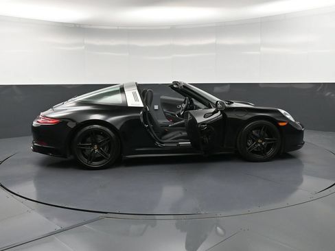 Certified 2017 Porsche 911 Targa 4 AWD/4WD image 37