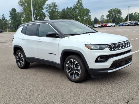 Used 2023 Jeep Compass Limited AWD/4WD image 3
