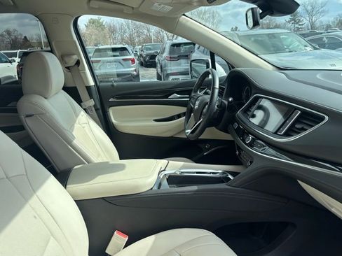 Certified 2023 Buick Enclave Essence image 13