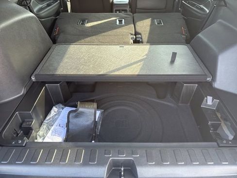 Used 2023 GMC Terrain SLE w/ Driver Convenience Package image 41