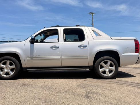 Used 2011 Chevrolet Avalanche LS w/ Regional Value Package RWD image 1