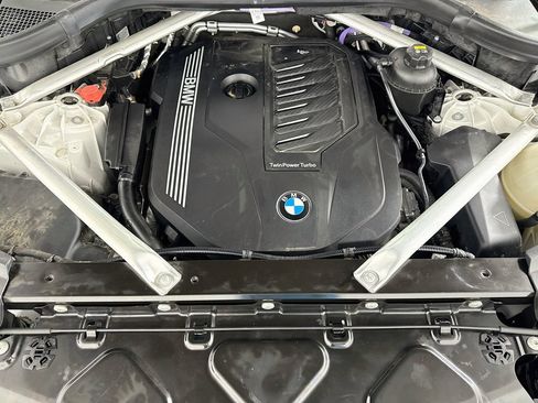 Used 2022 BMW X5 xDrive40i w/ Premium Package AWD/4WD image 32