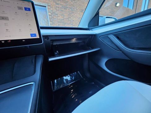 Used 2023 Tesla Model Y Performance image 51