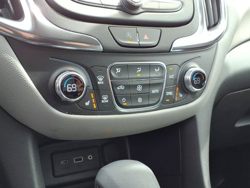 Used 2023 Chevrolet Equinox LT w/ Driver Convenience Package AWD/4WD image 20