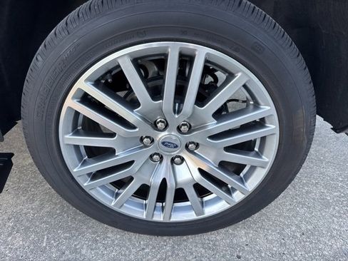 Used 2023 Ford Expedition Limited image 23