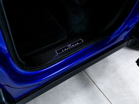 Used 2021 Rolls-Royce Cullinan Black Badge image 21