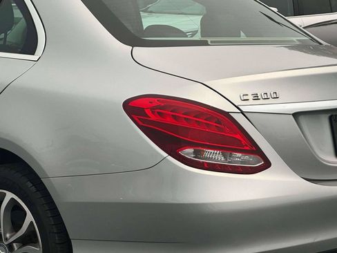 Used 2016 Mercedes-Benz C 300 4MATIC Sedan image 9