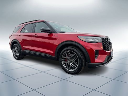New 2026 Ford Explorer ST-Line w/ ST-Line Street Pack image 2
