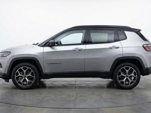 Used 2025 Jeep Compass Limited image 5