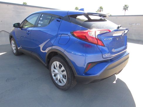 Used 2020 Toyota C-HR LE image 4