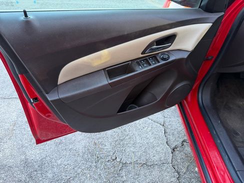 Used 2014 Chevrolet Cruze LT image 12