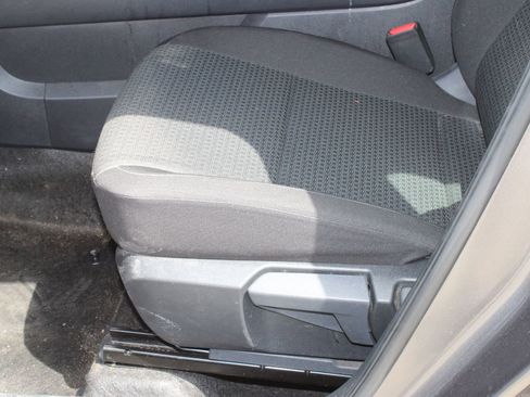 Used 2025 Nissan Kicks S image 13