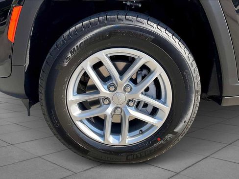 New 2025 Jeep Grand Cherokee Laredo X w/ Luxury Tech Group I image 11