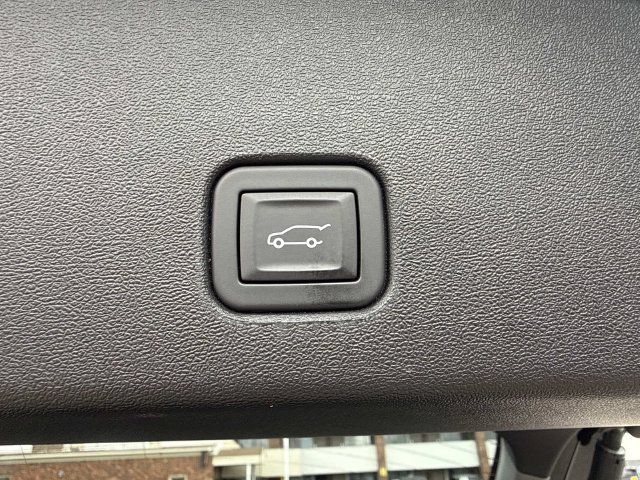 Certified 2025 Cadillac Optiq Luxury 2 w/ LPO, Floor Liner Package AWD/4WD image 27
