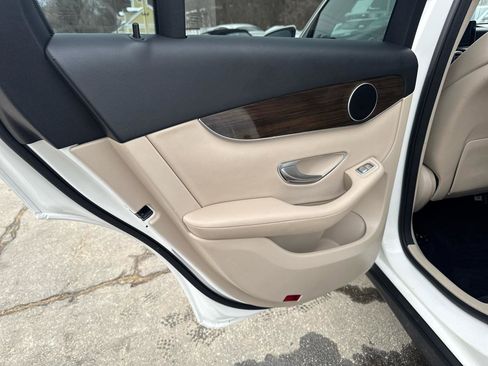 Used 2019 Mercedes-Benz GLC 300 4MATIC image 35