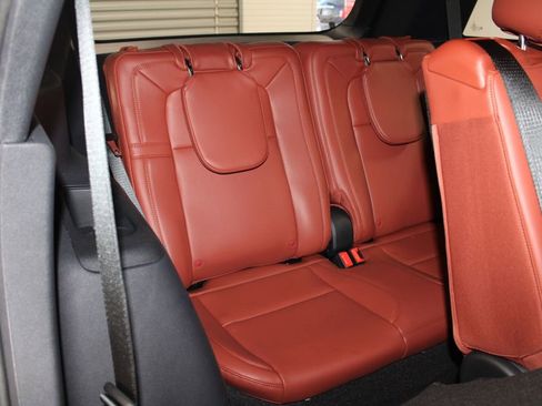 Used 2025 Lincoln Aviator Reserve image 36