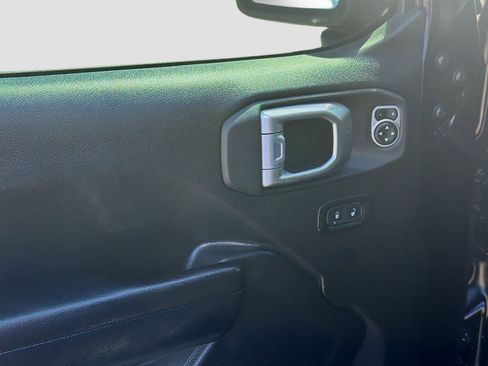 Used 2021 Jeep Wrangler Unlimited Sport image 16