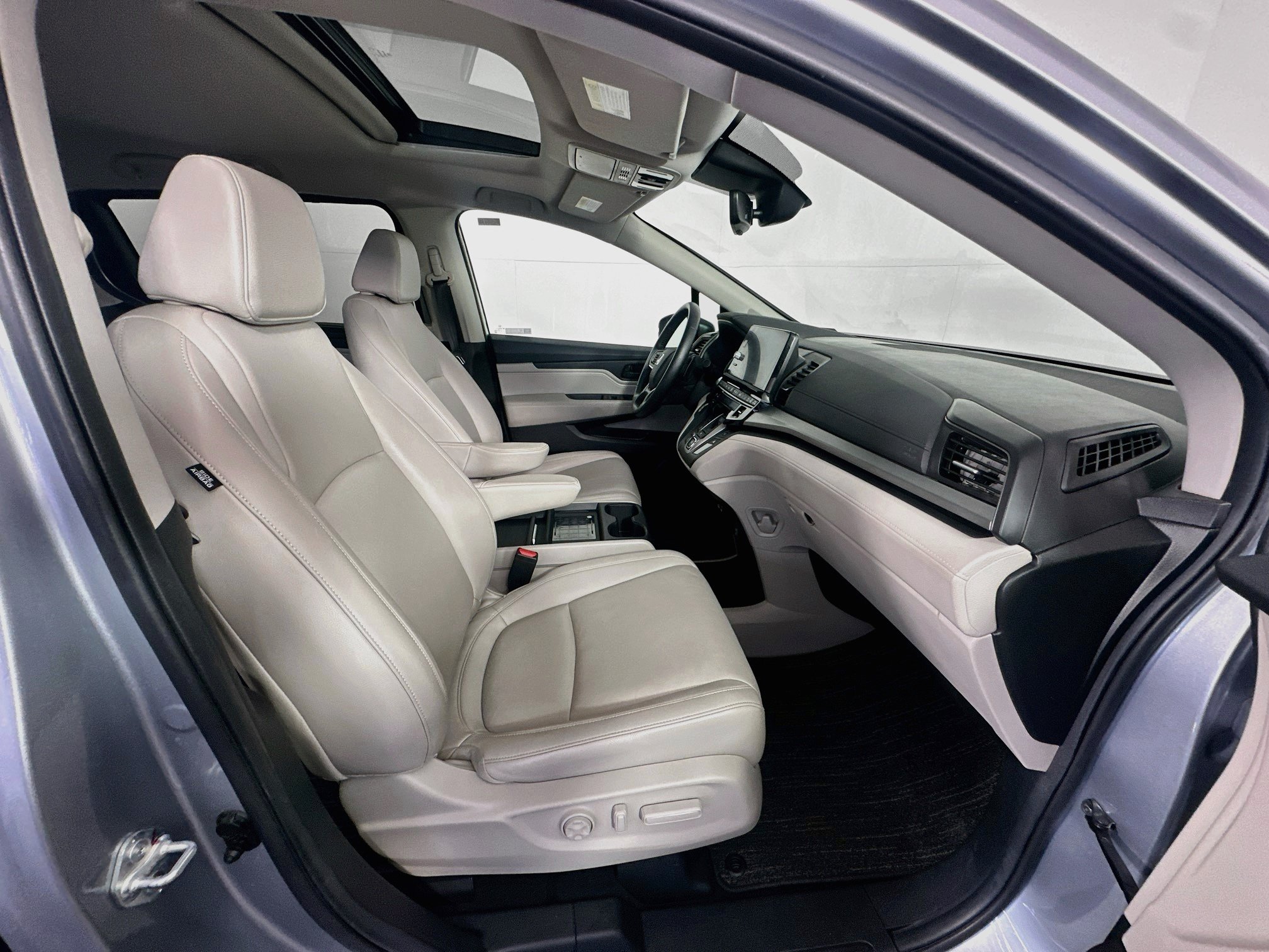 Used 2025 Honda Odyssey EX-L image 32