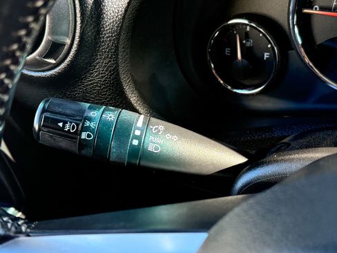 Used 2018 Jeep Wrangler Sport image 23