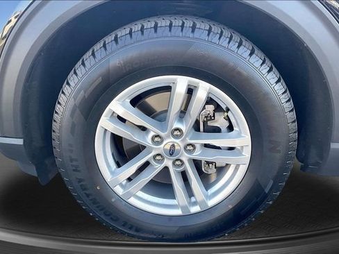 Certified 2023 Ford Explorer XLT w/ Equipment Group 202A RWD image 9