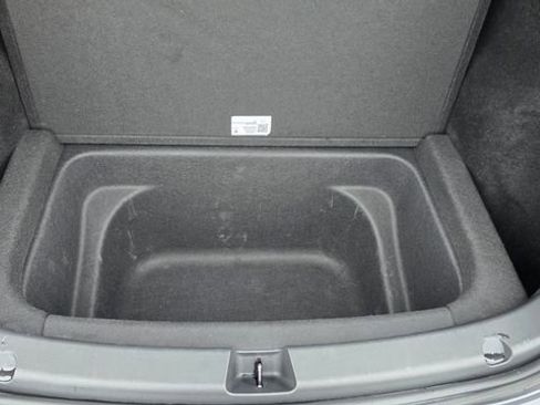 Used 2024 Tesla Model Y Long Range image 31