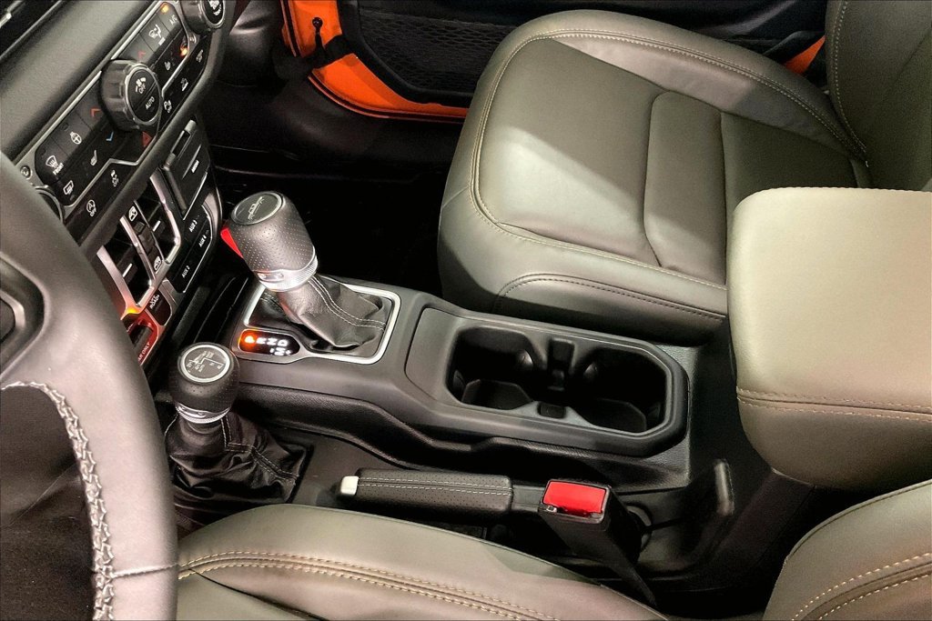 Used 2025 Jeep Gladiator Mojave AWD/4WD image 16