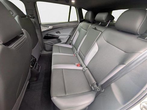 New 2025 Volkswagen ID.4 Pro S Plus image 16
