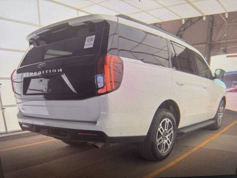 Used 2025 Ford Expedition Active image 22