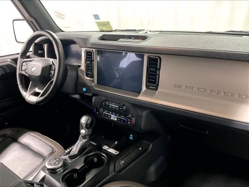 Used 2025 Ford Bronco Outer Banks image 14