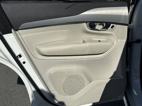Used 2022 Volvo XC90 T5 Momentum w/ Climate Package image 29